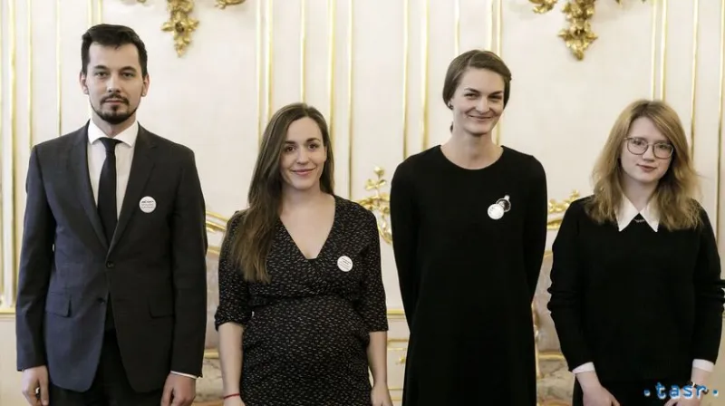 Zhromaždenia Za slušné Slovensko budú pokračovať, ak Drucker neodvolá Gašpara - Domáce - Správy - Pravda.sk