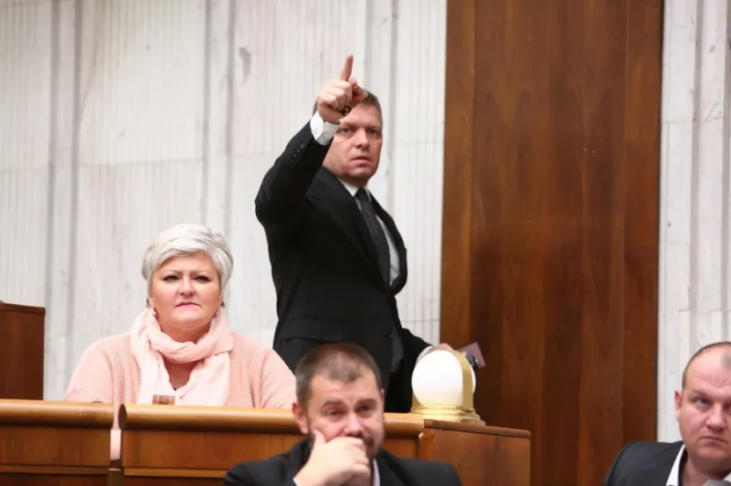 Pán poslanec Fico, už je čas: Šéfa Smeru dobehli jeho vlastné výroky o Bašternákovom Bonaparte | Topky.sk