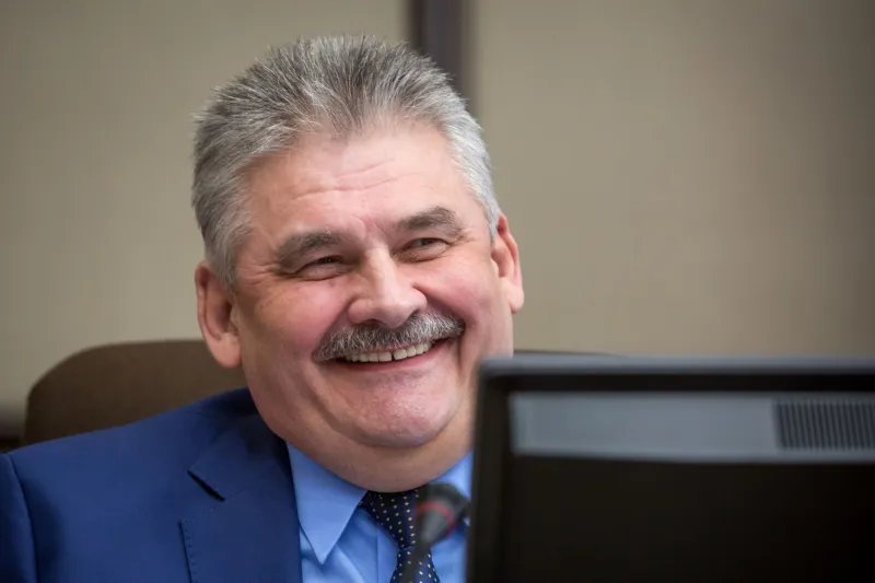 Deti nesmú byť rukojemníkmi politikov, ale rok a pol boli – Denník N