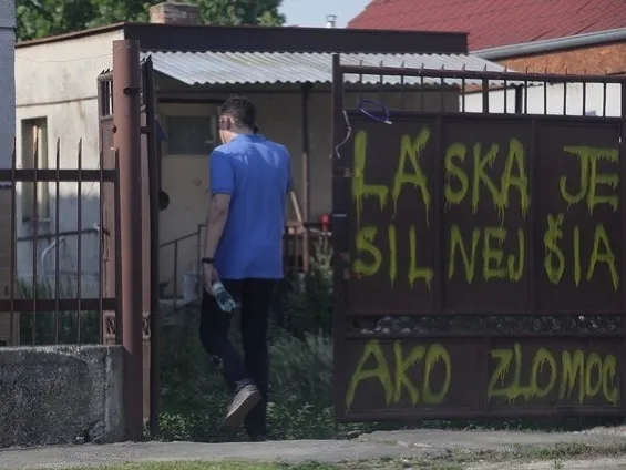 Ľudia volia aj vo Veľkej Mači, kde zabili Kuciaka: Tragická udalosť nemá na voľby vplyv | Topky.sk