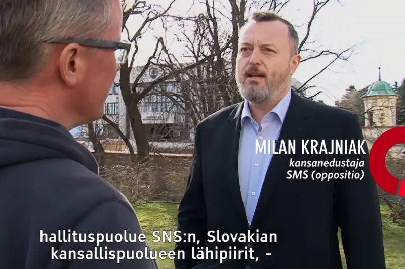Fínska televízia vysielala reportáž o transportéroch. Zazneli nepotvrdené informácie o províziách pre SNS – Denník N