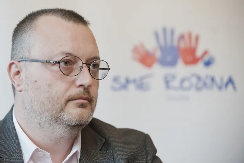 Krajniak hovorí o províziách pri nákupe transportérov - domov.sme.sk