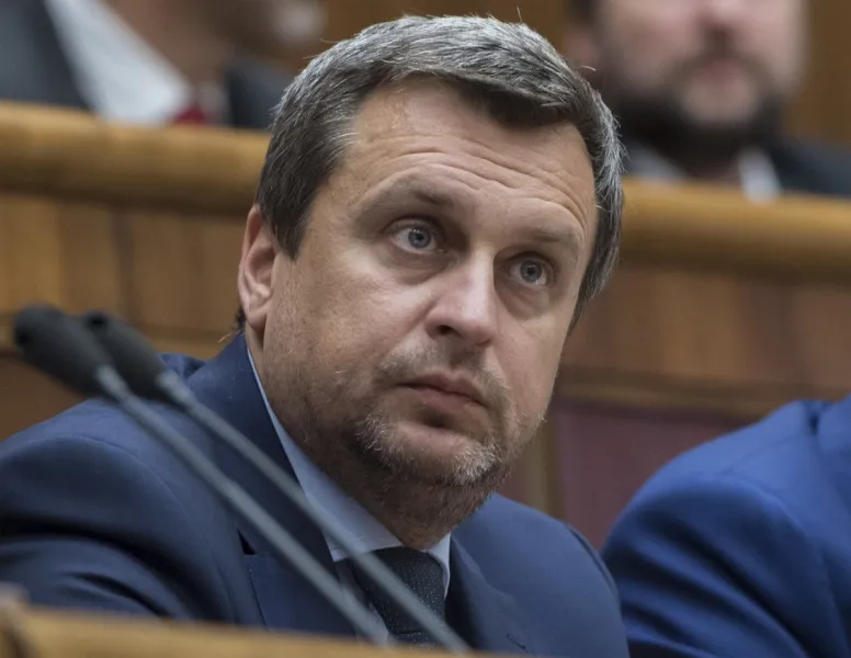 Dankova rigorózna práca sa zhoduje s inou - domov.sme.sk