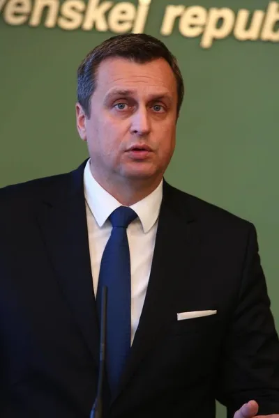 Zásadné odhalenie v kauze Dankovej rigorózky: Chýba tam časť, ktorá je povinná! | Topky.sk