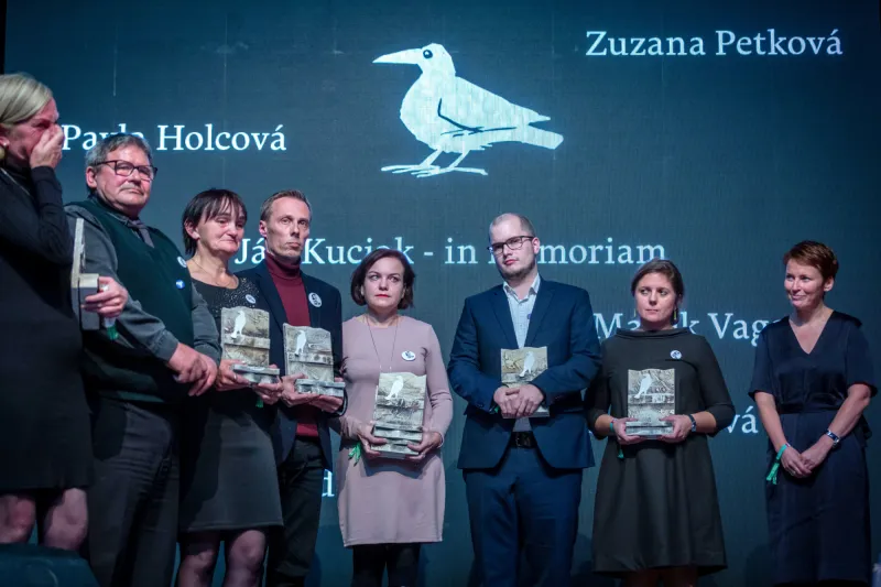 Bielu vranu udelili Jánovi Kuciakovi a skupine investigatívnych novinárov – Denník N