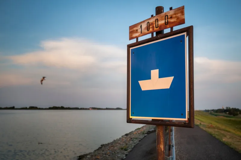 Kauza kompy pokračuje. Obnovenú loď z roku 1955 za milión pokútne ponúkla realitka – Denník N