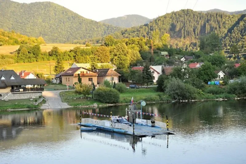 Prevádzkovateľ kompy Ponton City zmenil majiteľov - ekonomika.sme.sk