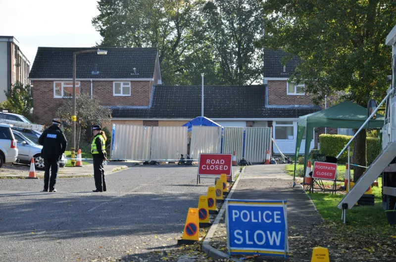 Prišli ruskí turisti, mali jed a falošné pasy. Reportáž zo Salisbury, ktoré vydesil novičok – Denník N