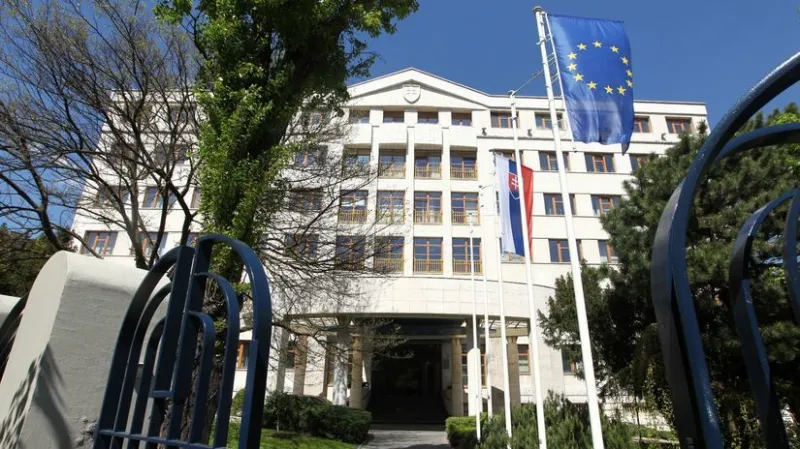 Diplomat z Vietnamu je už na Slovensku, prehovorí aj o únose Vietnamca - Domáce - Správy - Pravda.sk