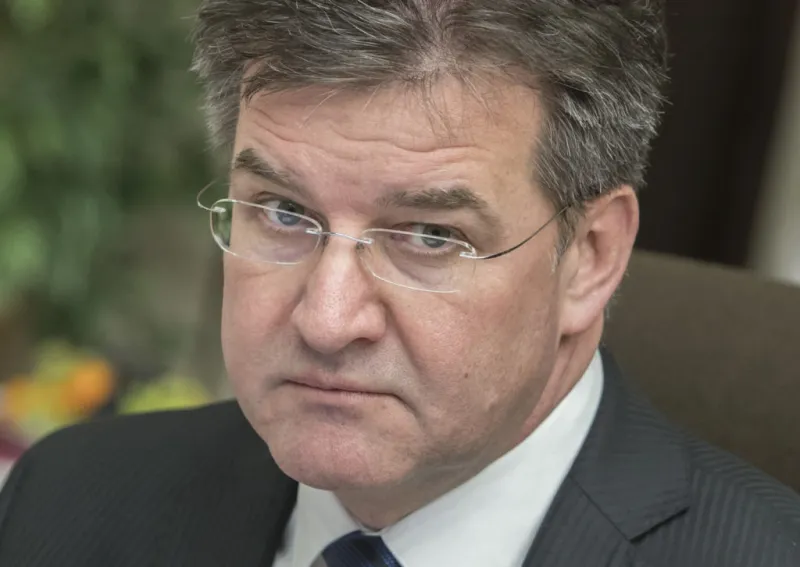 PRÁVE TERAZ Minister zahraničných vecí Miroslav Lajčák podal demisiu | Glob.sk