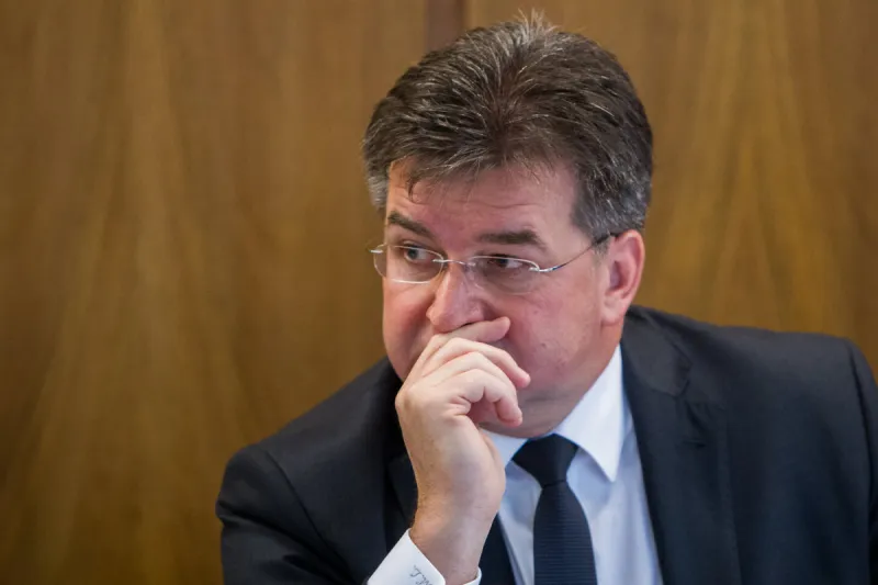 Minister Lajčák podal demisiu prezidentovi Kiskovi - domov.sme.sk