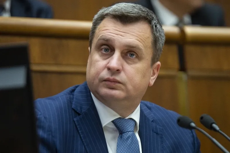 Univerzita Mateja Bela preverila Dankovu rigoróznu prácu - domov.sme.sk