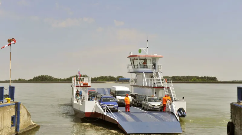 OĽANO tvrdí, že tender na kompu je opäť predražený - Domáce - Správy - Pravda.sk