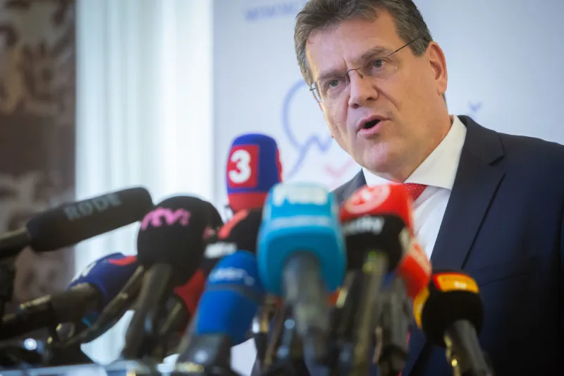 Šefčovič uhýba, jasne neodpovedá na otázky o Gorile, Bašternákovi či Ficovi na Ústavnom súde (+video) – Denník N