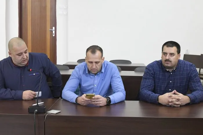 VIDEO: Bratia Paškovci stáli opäť pred súdom: TOTO je rozsudok v kauze pouličnej bitky! | Dnes24.sk