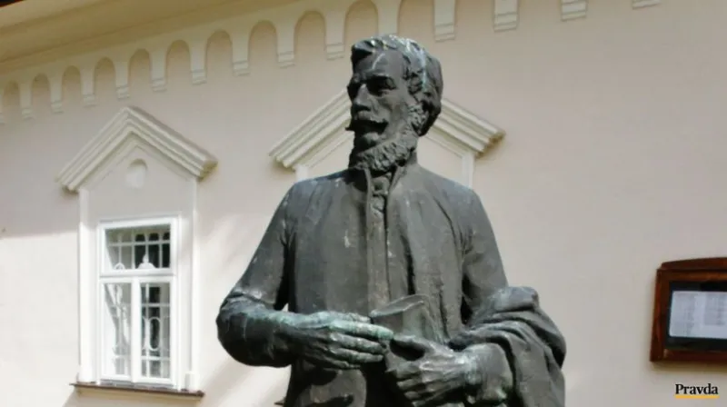 VIDEO: Hádka o Štúra pred odhalením pamätníka Kuciaka a Kušnírovej - Domáce - Správy - Pravda.sk