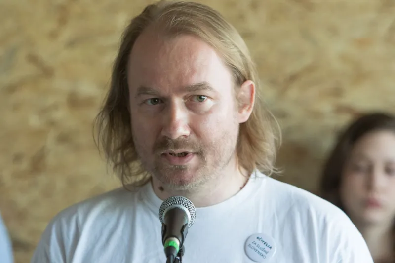 Vražda Jána Kuciaka a Martiny Kušnírovej nebude vymazaná z dejín Slovenska, vyhlásili učitelia - Webnoviny.sk