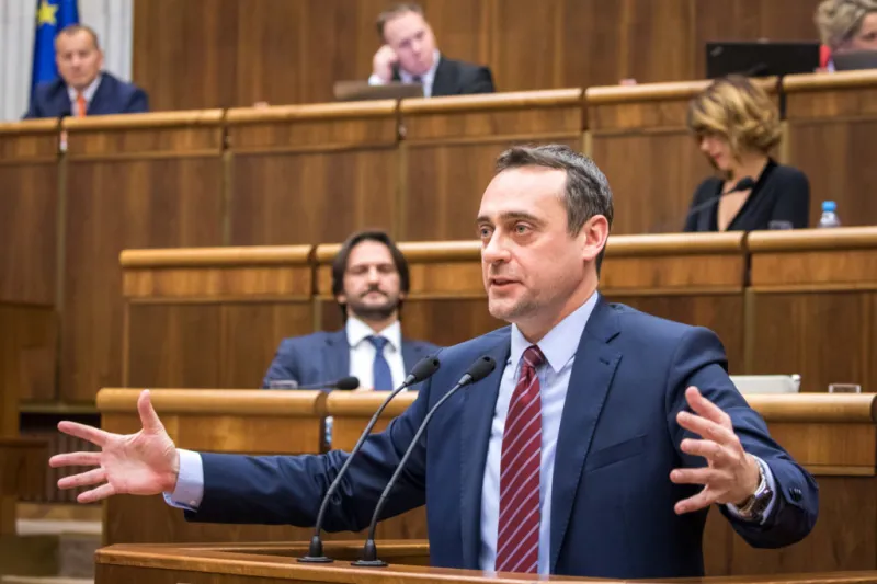Opozícia víta rozhodnutie súdu voči Bašternákovi. Berie to ako svoje víťazstvo | Glob.sk