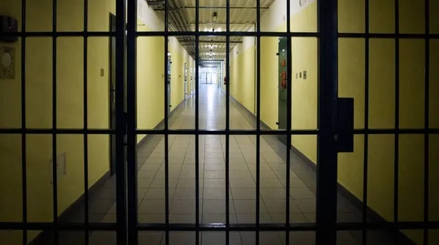 AKTUÁLNE Bašternák je za mrežami. V Justičnom paláci sa mal prihlásiť sám | Glob.sk