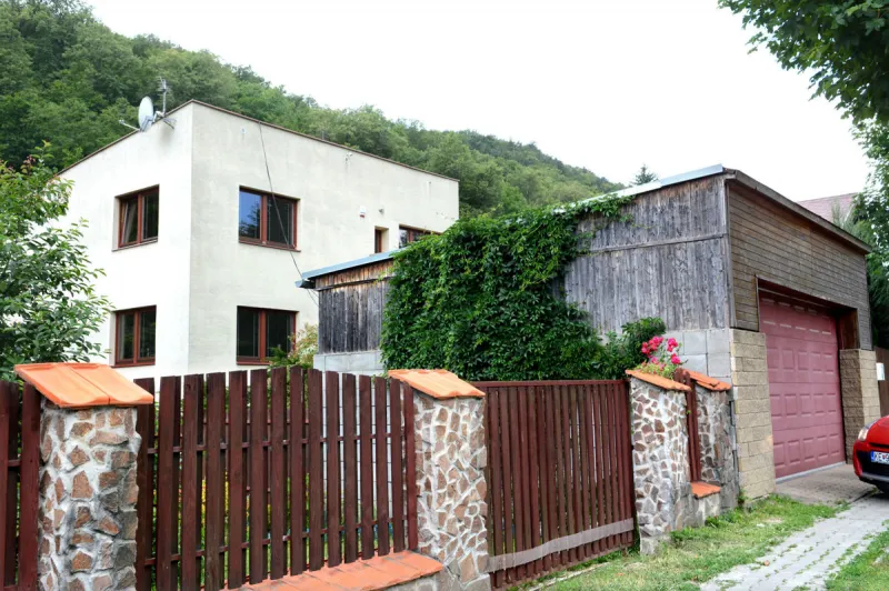 Braňo Mojsej s exmanželkou Norou bojujú o dom v Čermeli - kosice.korzar.sme.sk