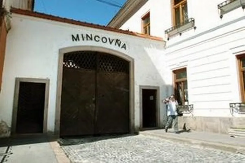 Prípad platinových sitiek pokračuje, obžalovaní vinu odmietajú - domov.sme.sk