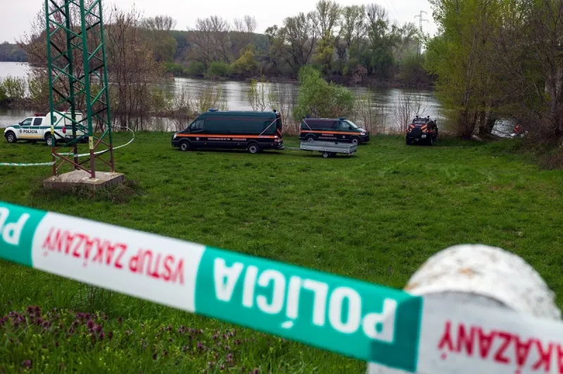 Policajti našli zbraň a časť zbrane, majú súvisieť s vraždami Kuciaka a Molnára - domov.sme.sk