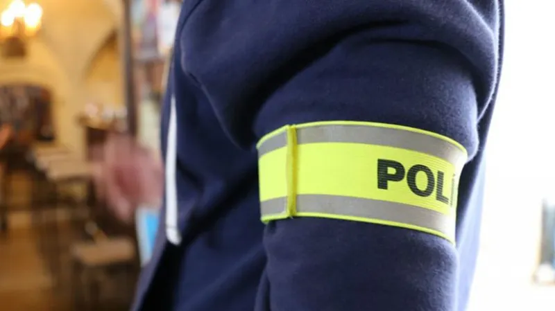 NAKA prehľadáva priestory v centre Bratislavy v súvislosti s prenasledovaním novinárov - Domáce - Správy - Pravda.sk