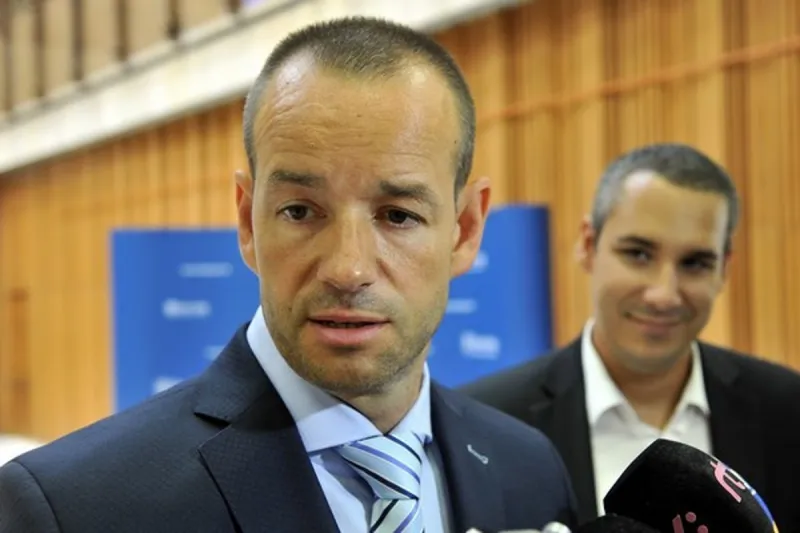 Stromček sa pýtal Kočnera na súdny spor kamaráta z detstva - domov.sme.sk