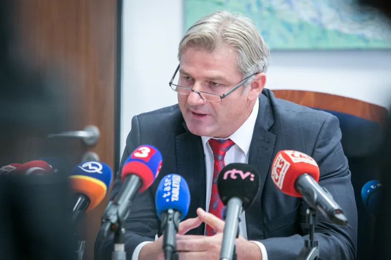 Miliónovú odmenu pre Bžána už nevyšetrujú - Ekonomika SME