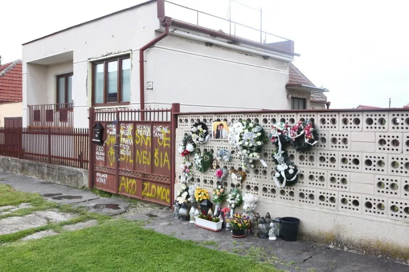 PRÁVE TERAZ Vo Veľkej Mači začína rekonštrukcia vraždy Jána Kuciaka a Martiny Kušnírovej | Topky.sk