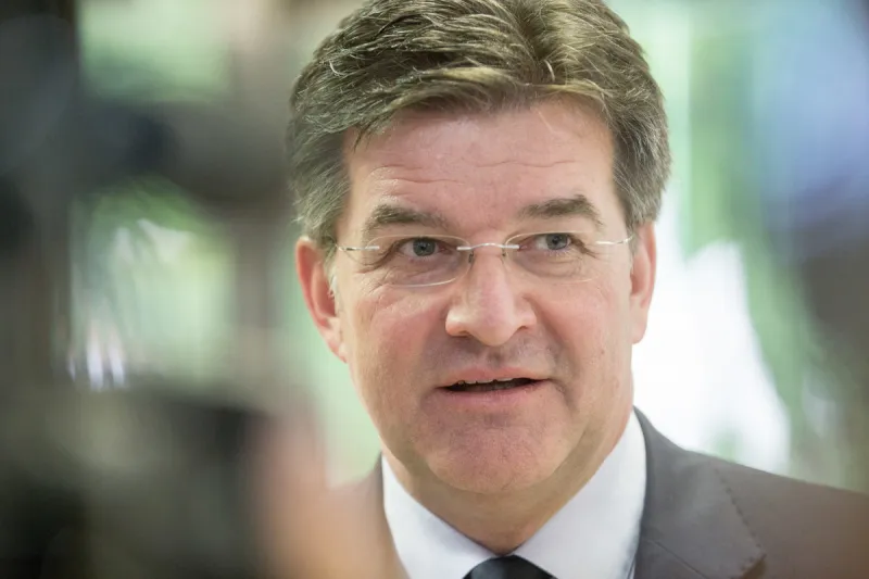 Slovenský diplomat z Vietnamu je už na Slovensku - domov.sme.sk