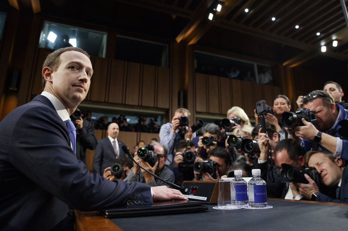 Zuckerberg bude škandál s uniknutými údajmi vysvetľovať aj v Bruseli - svet.sme.sk
