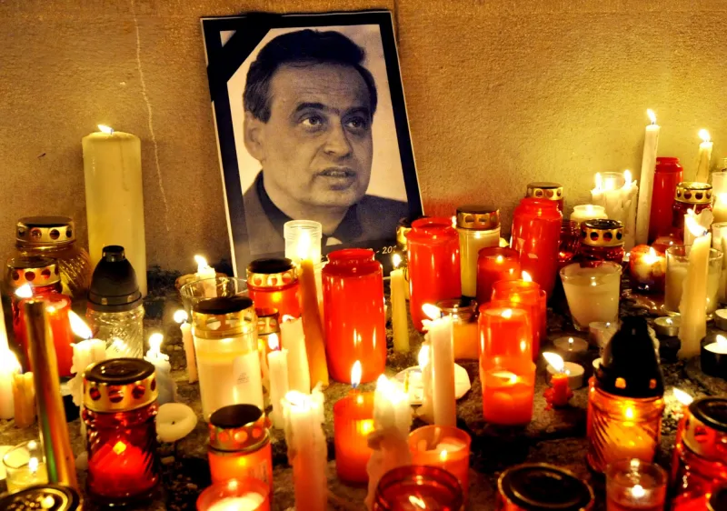 Polícia objasnila vraždu Ernesta Valka. Vrahom je údajne lupič, ktorého Valko prekvapil v dome – Denník N