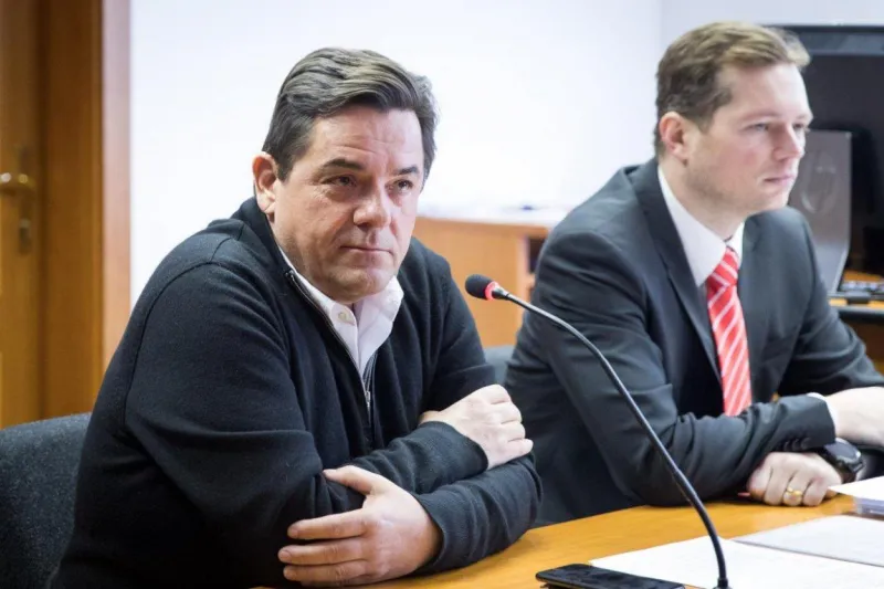 Marian Kočner vypovedal na polícii. Po nastúpení do auta zakýval na kameru |  | .týždeň - iný pohľad na spoločnosť