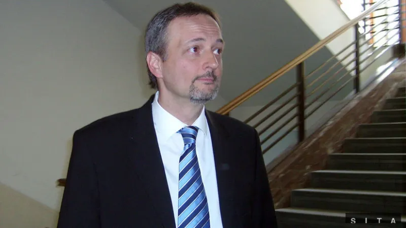 Trestné konanie s Ivanom Lexom po zrušení Mečiarových amnestií prerušili - Domáce - Správy - Pravda.sk
