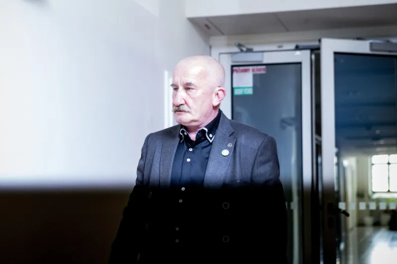 Mizík z ĽSNS za status do väzenia nepôjde, súd ho oslobodil - SME