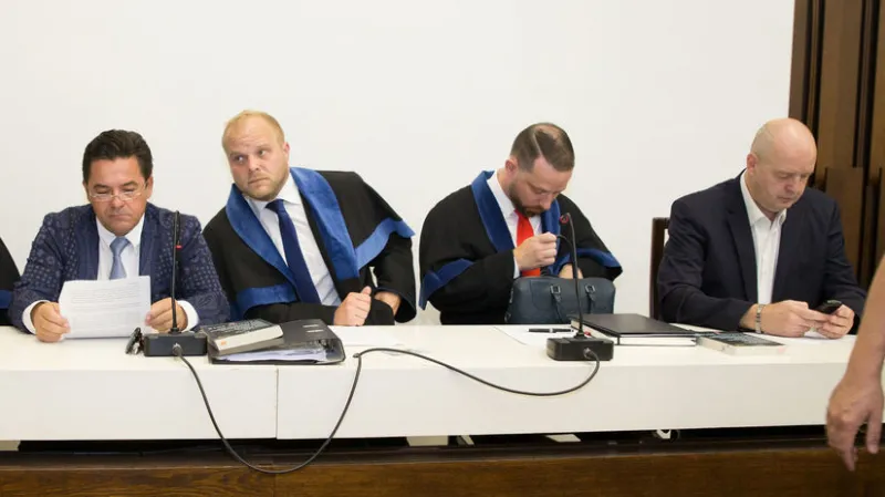 Súd otvorí kauzu miliónových zmeniek - Domáce - Správy - Pravda.sk