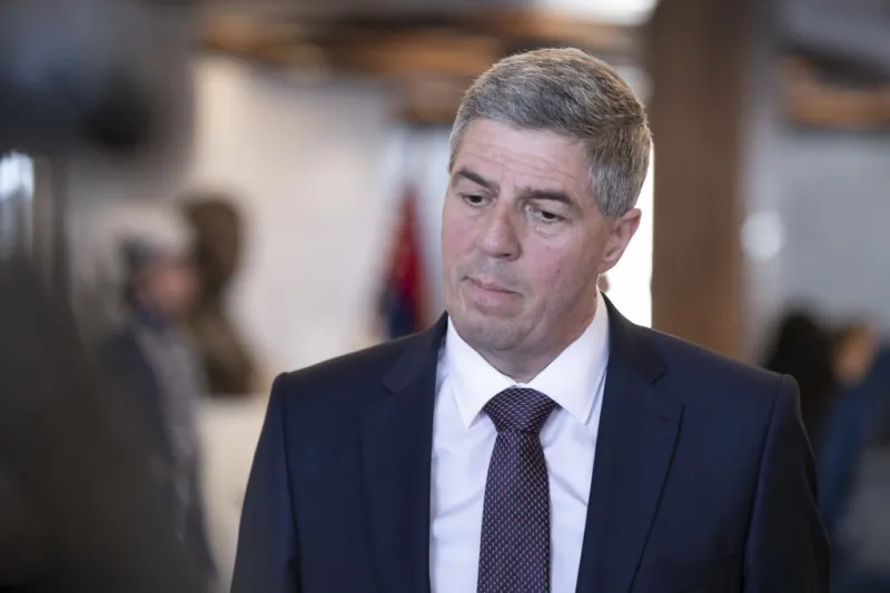Kočner si so Zsuzsovou písal aj o Bugárovi. Na raňajkách mali spolu preberať vládnu krízu | Glob.sk