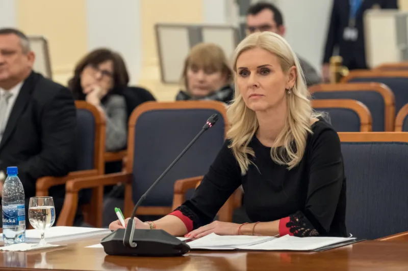 Smeráčka Jankovská vraj bola "Kočnerova opička". Tvrdia to ďalšie správy z jeho mobilu | Glob.sk