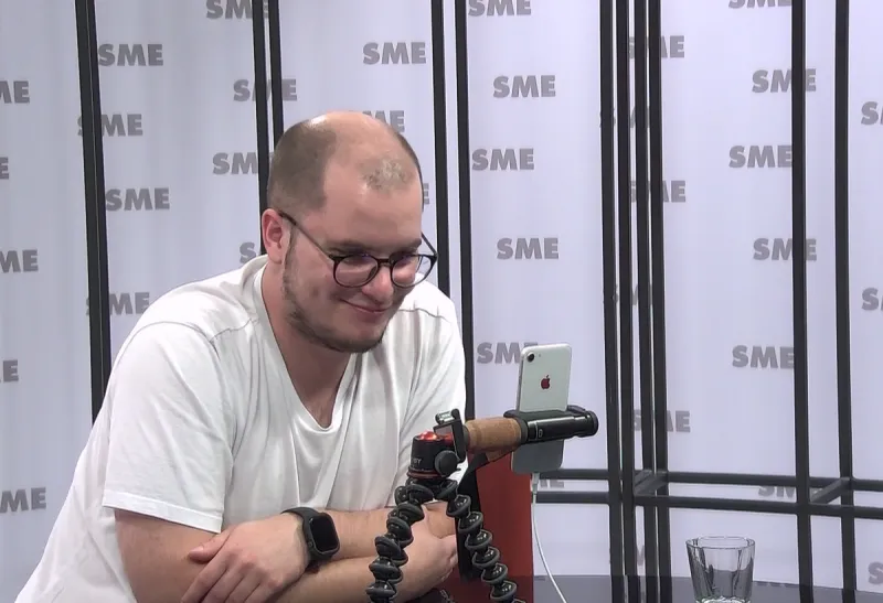 Otázky o Threeme a Kočnerovi, odpovedá Valček - Video SME