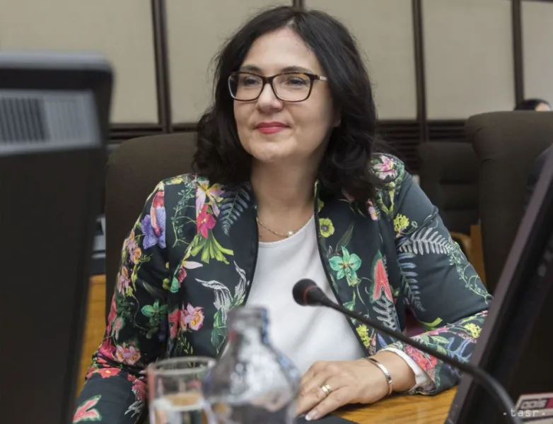 Ministerka M. Lubyová otvorila školský rok slávnostným príhovorom
