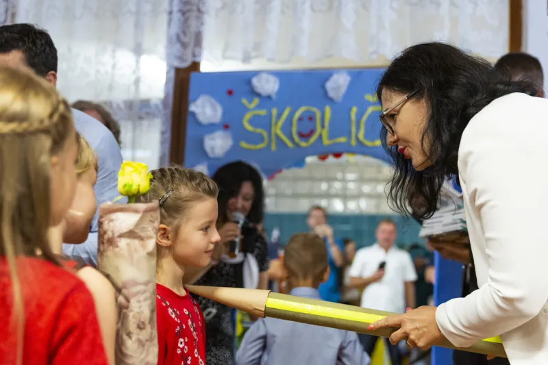 Lubyová otvorila školský rok na škole v Dúbravke, ktorú sama navštevovala - SME
