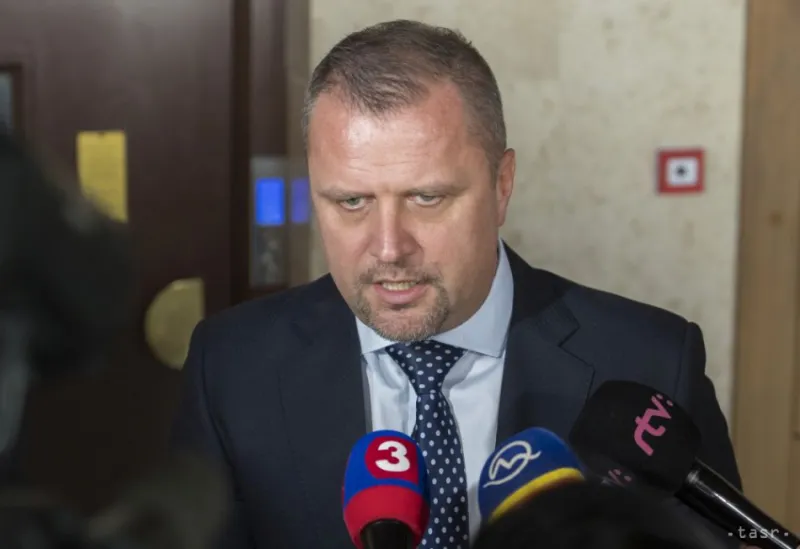 Hrnčiar: Ak M. Jankovská komunikovala s Marianom K., mala by odstúpiť