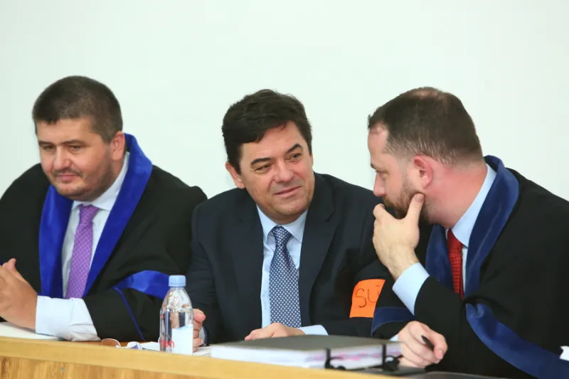 MIMORIADNY ONLINE Kočner vypovedal v kauze zmenky: FOTO Na súd prišiel Tóth, verejnosť vylúčili | Topky.sk