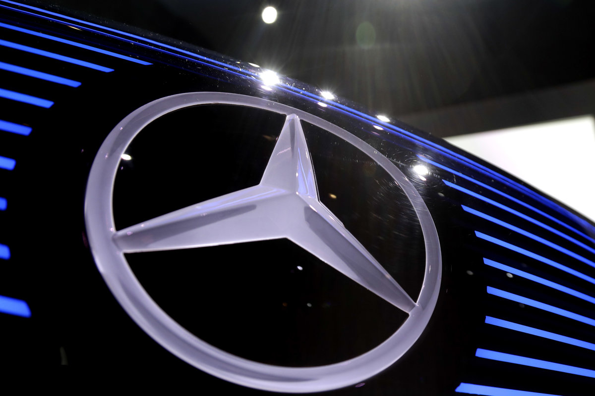 Nemecká vláda dala Daimleru dva týždne, aby objasnil emisný škandál - ekonomika.sme.sk
