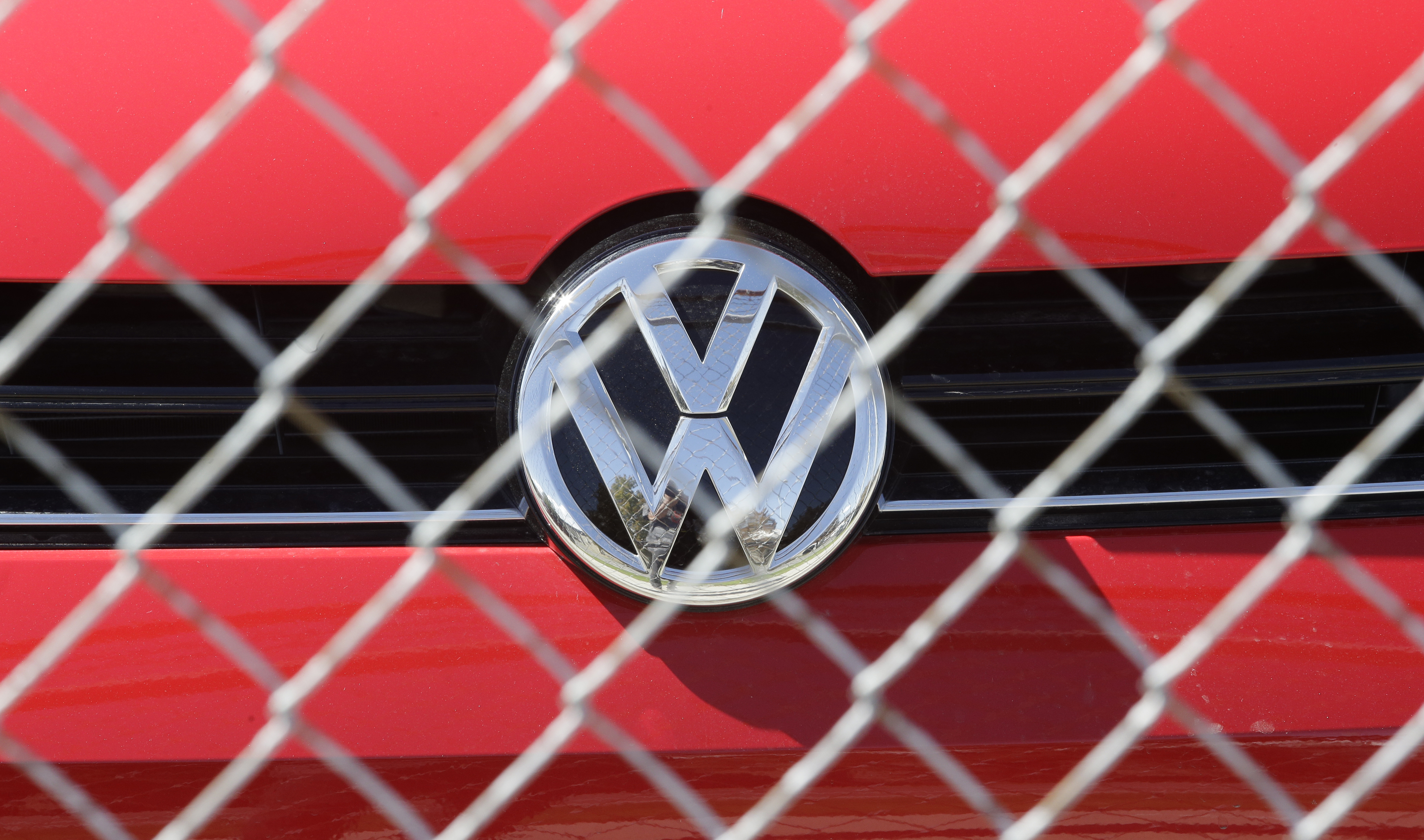 Grécku krízu vymenil strach z krízy dôvery pre škandál Volkswagenu – Denník N