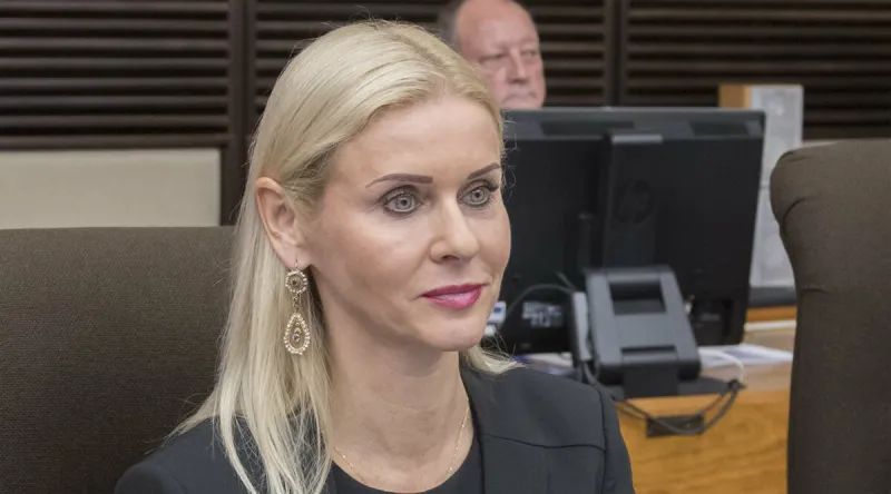 Jankovská pre Kočnera ovplyvňovala sudkyňu v kauze zmenky, píše sa v Threeme - SME