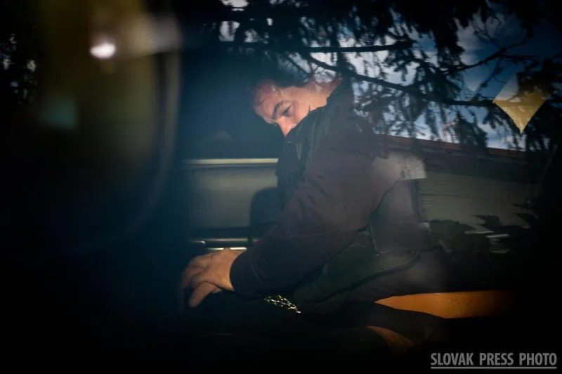 Na najlepšej fotografii sa Kočner chce ukryť pred novinármi. Slovak Press Photo má víťazov - Kultúra SME