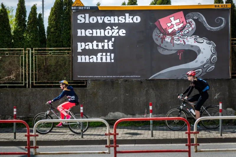 Slovensko nemôže patriť mafii. Pozrite si, kde viseli inzeráty, na ktoré ste sa poskladali, a kto všetko prispel – Denník N
