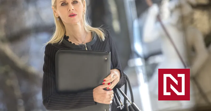 Jankovská prišla o veľkú časť platu a nemôže chodiť na súd, no stále je chránená pred väzbou – Denník N